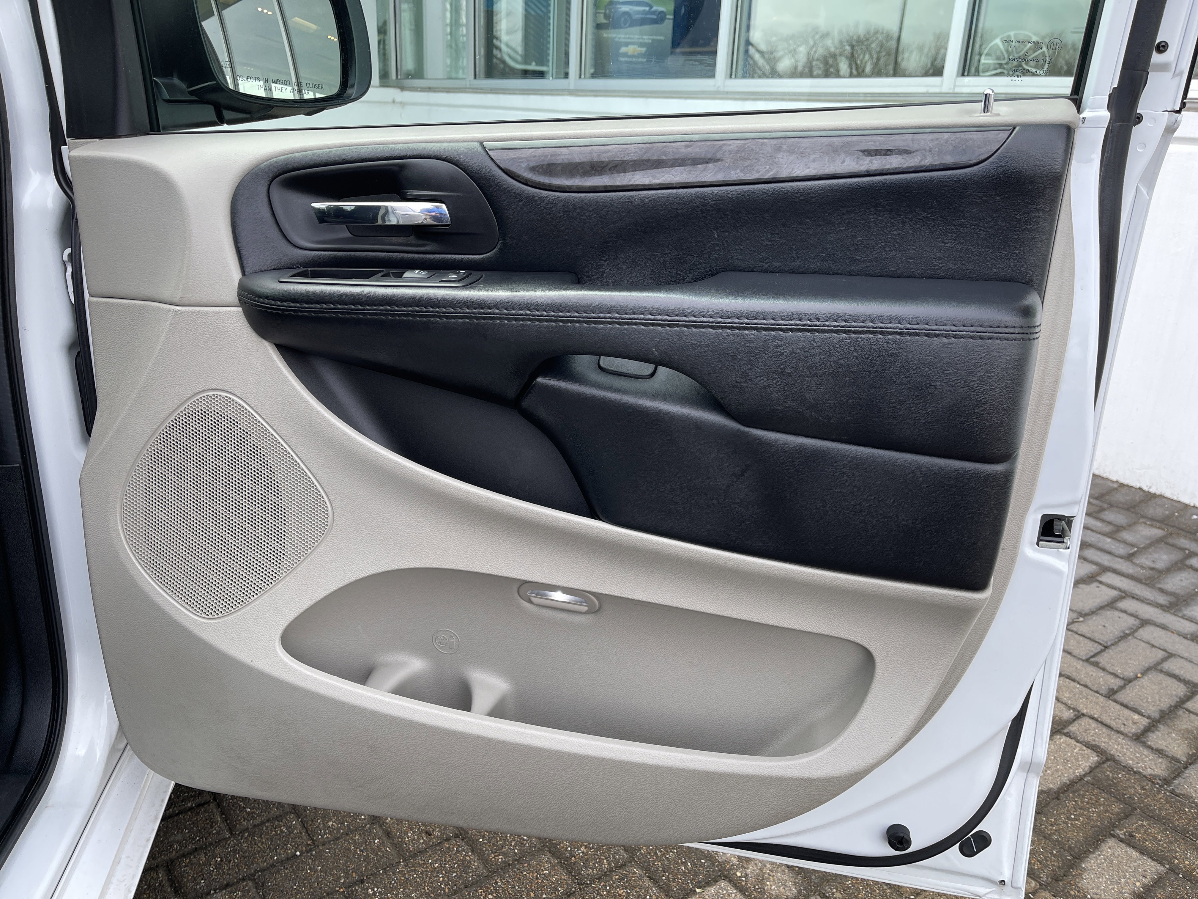 Used 2019 Dodge Grand Caravan SE image 23