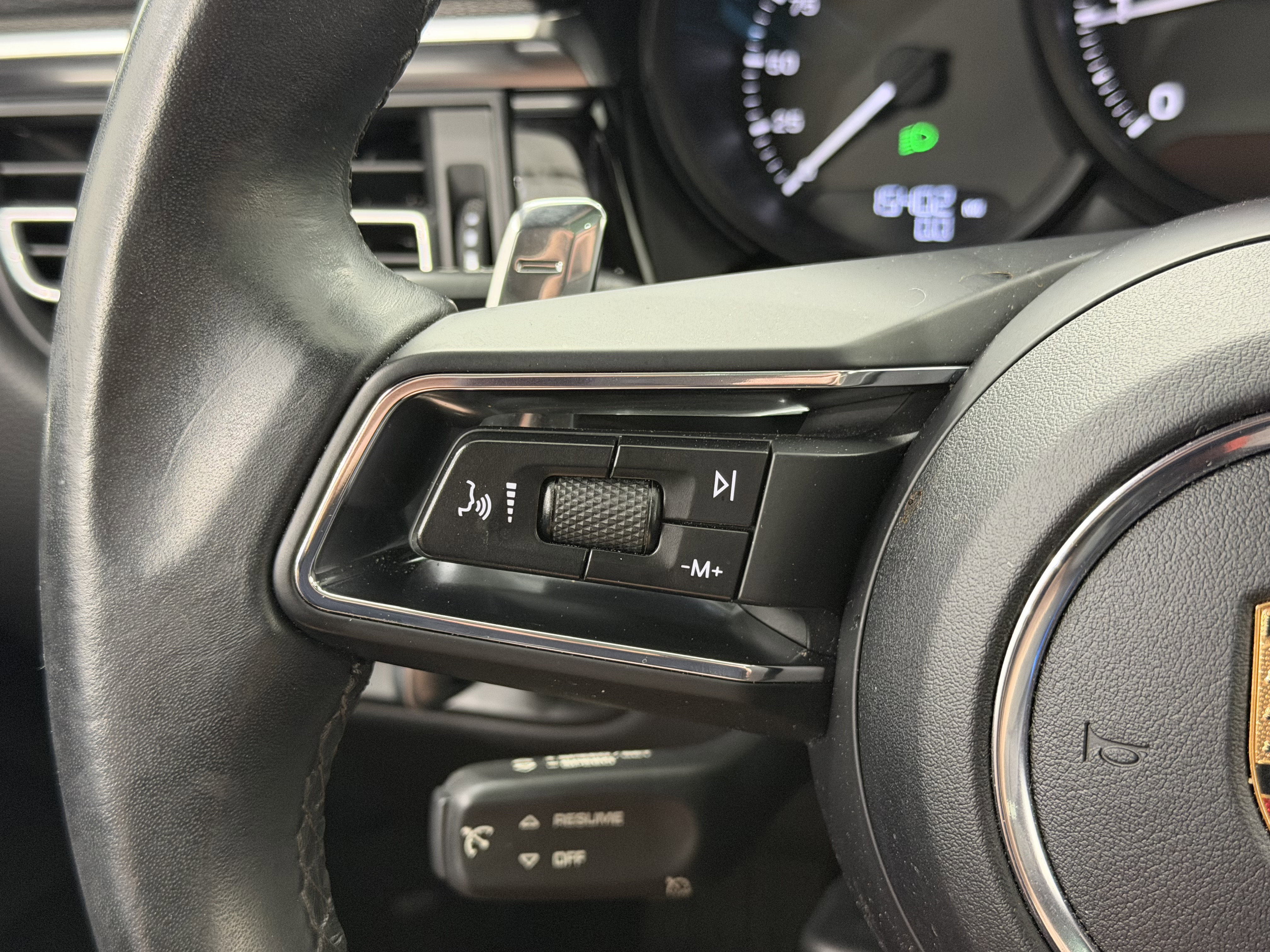 Certified 2022 Porsche Macan image 42