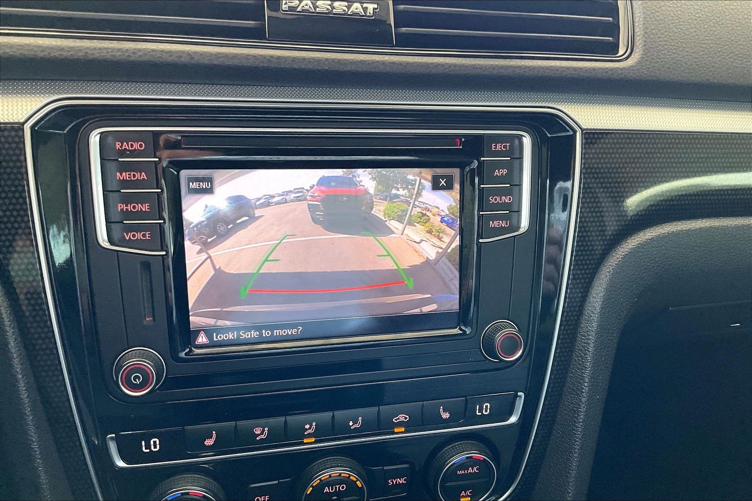 Used 2018 Volkswagen Passat 3.6 FWD image 14