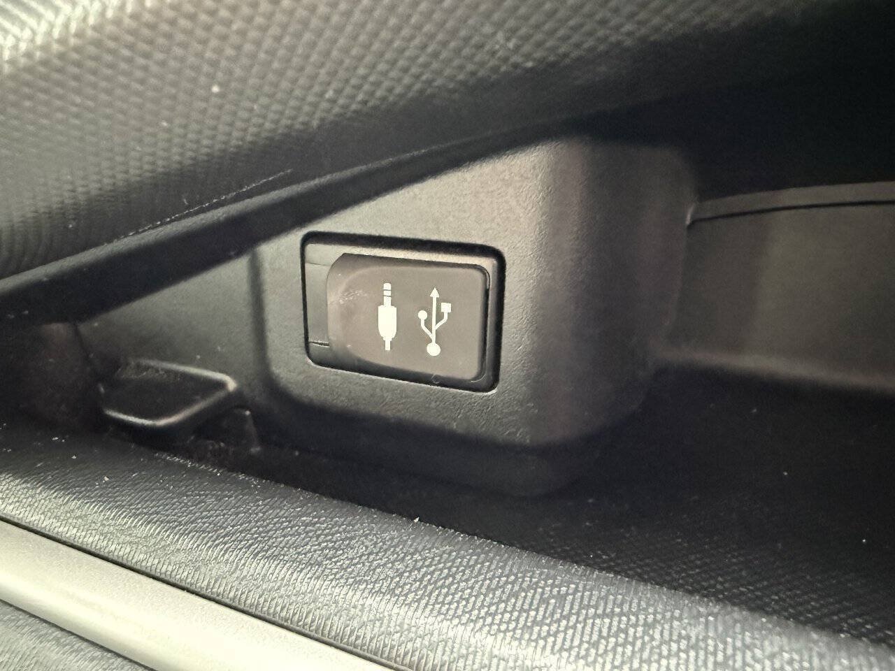 Used 2014 Toyota Prius C Two FWD image 21