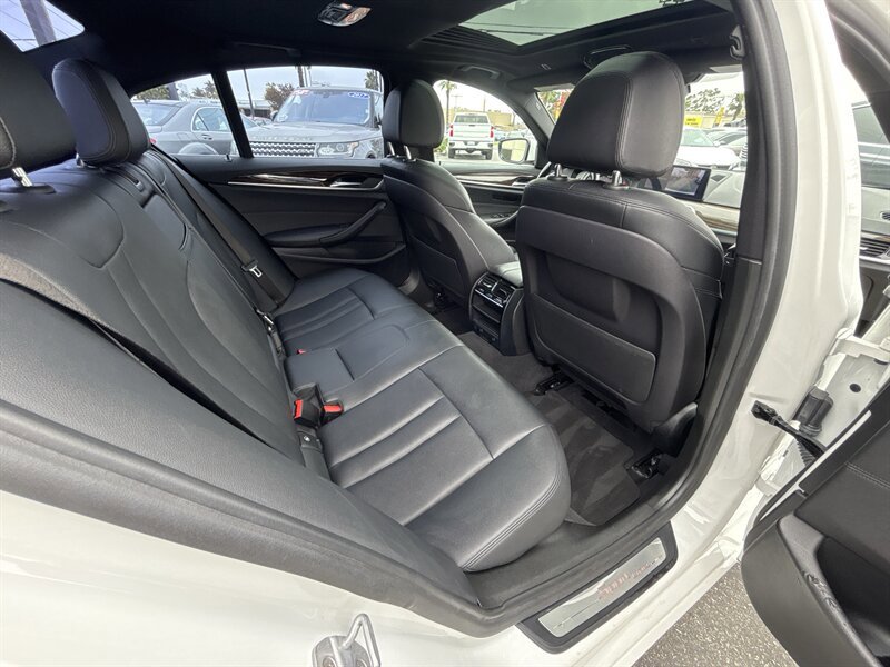 Used 2018 BMW 530i RWD image 19