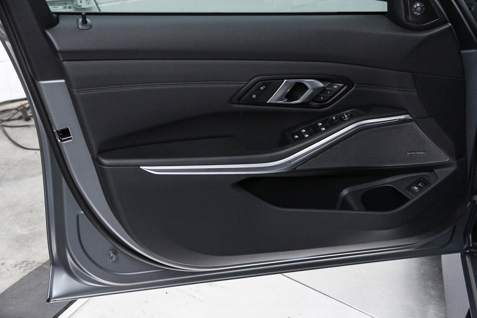 Used 2025 BMW M3 Competition w/ Executive Package image 21