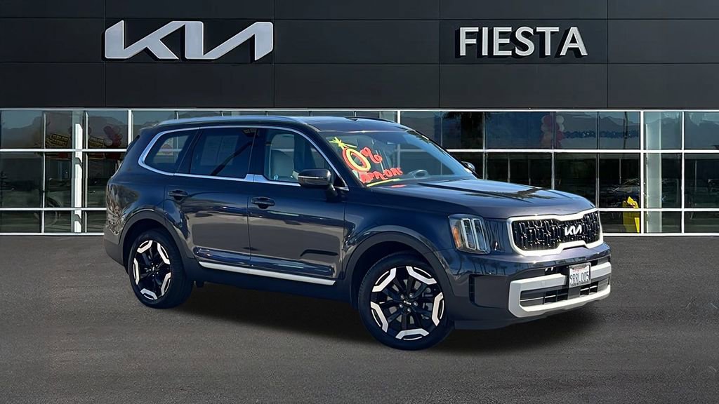 Used 2025 Kia Telluride EX w/ EX Captain's Chair Package