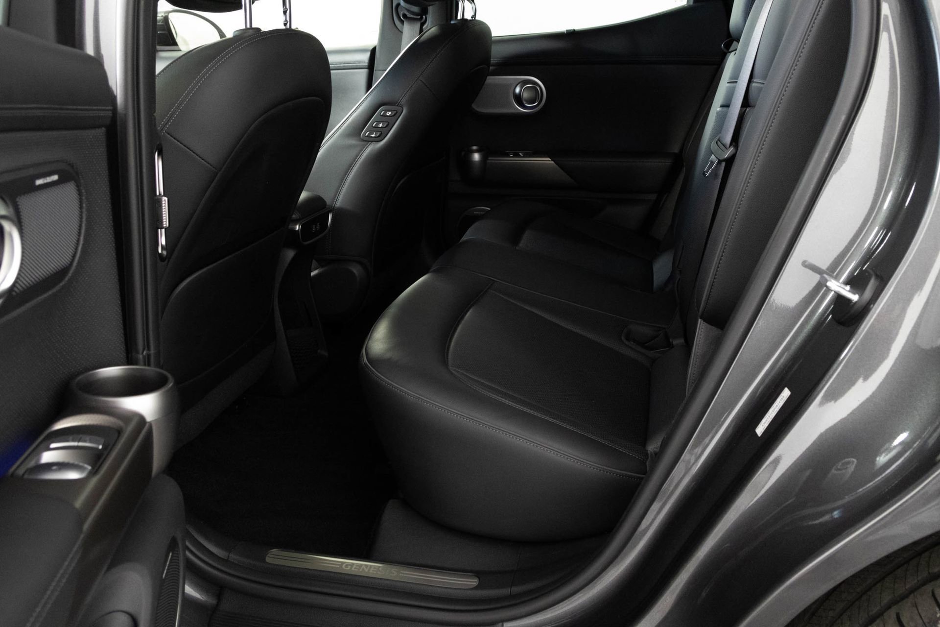 Used 2023 Genesis GV60 Advanced AWD/4WD image 39