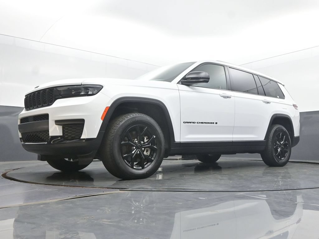 Used 2025 Jeep Grand Cherokee L Laredo AWD/4WD image 56