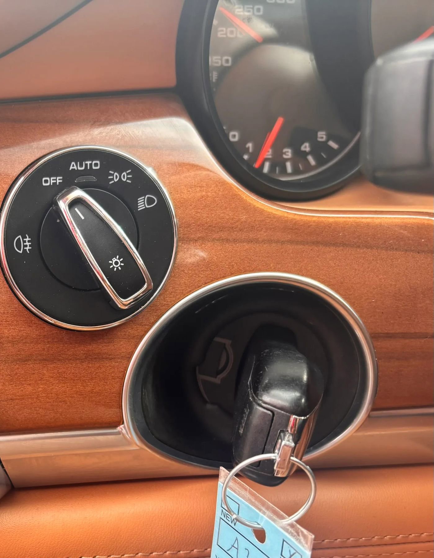 Used 2016 Porsche Panamera GTS image 8