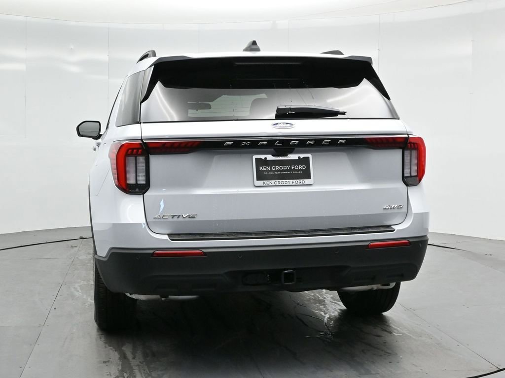 New 2025 Ford Explorer Active image 30