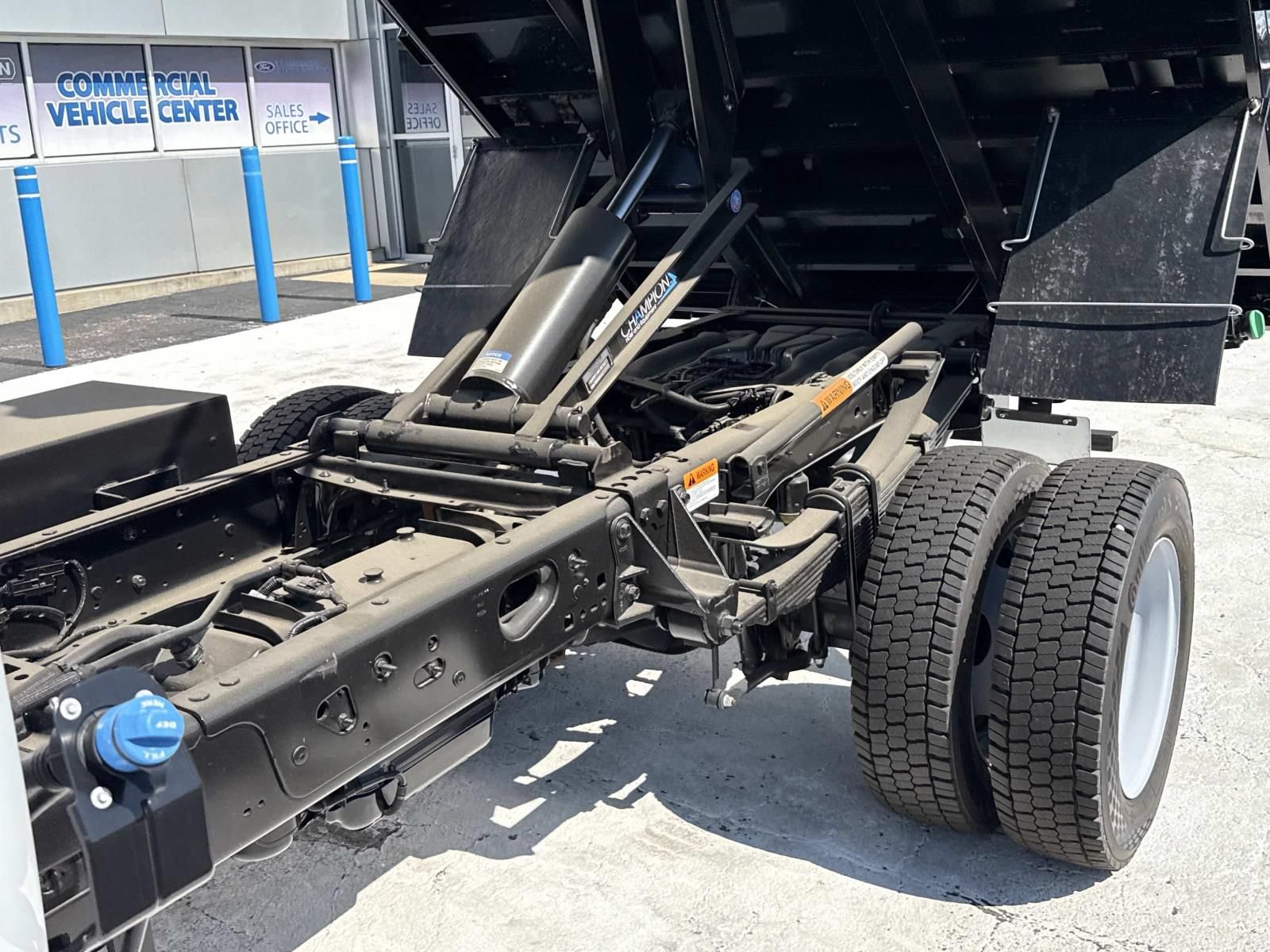 New 2025 Ford F550 4x4 Crew Cab image 12