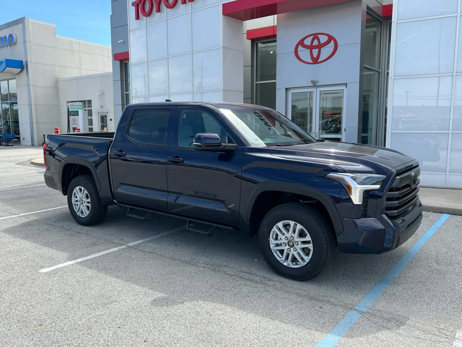 New 2026 Toyota Tundra SR5 w/ SR5 Premium Package AWD/4WD image 1