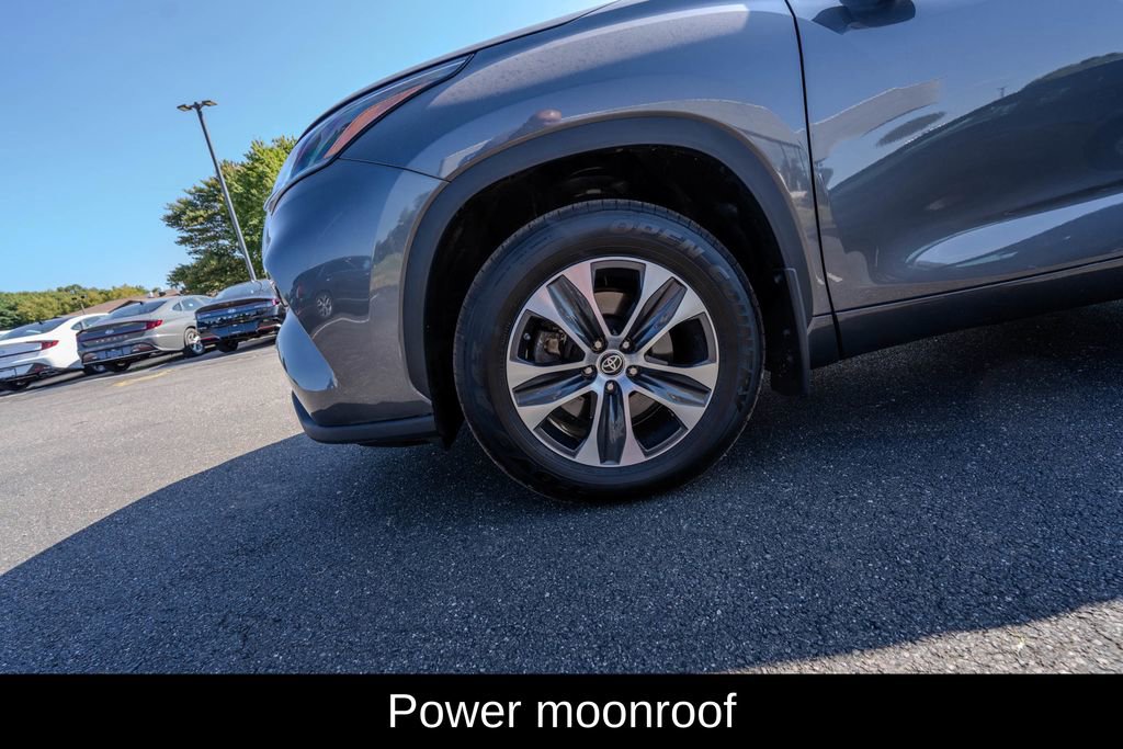 Used 2023 Toyota Highlander XLE image 9