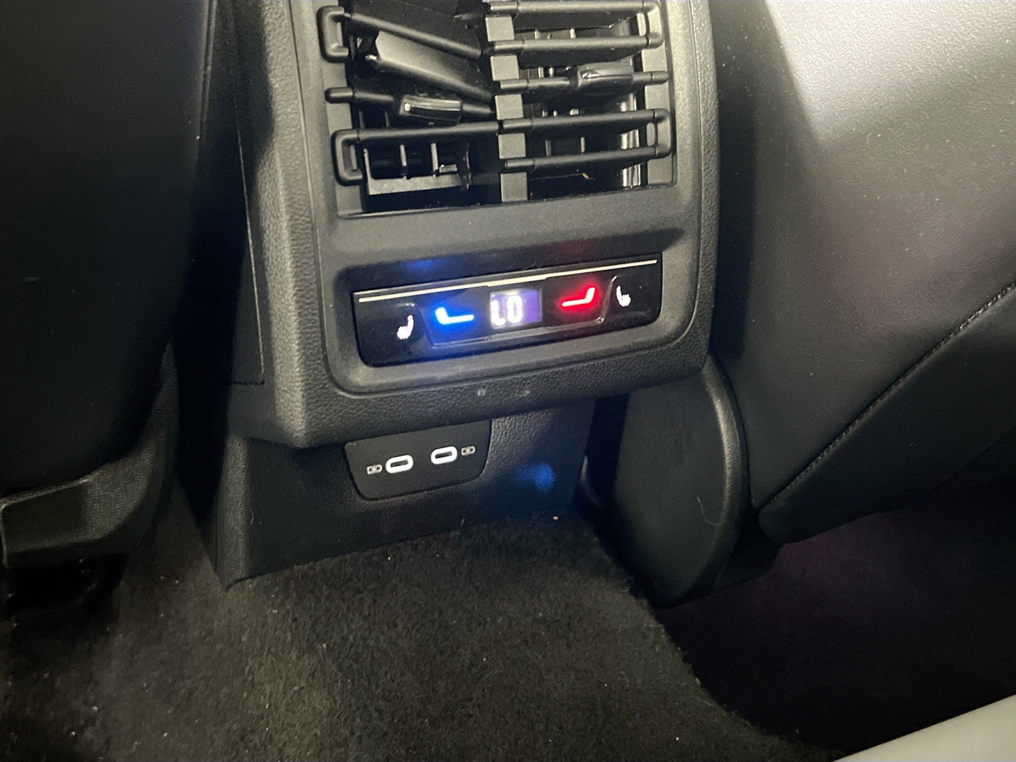 Used 2024 Volkswagen Golf R image 25