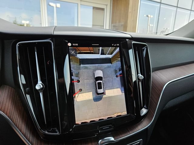 Used 2023 Volvo XC60 B5 Plus AWD/4WD image 24
