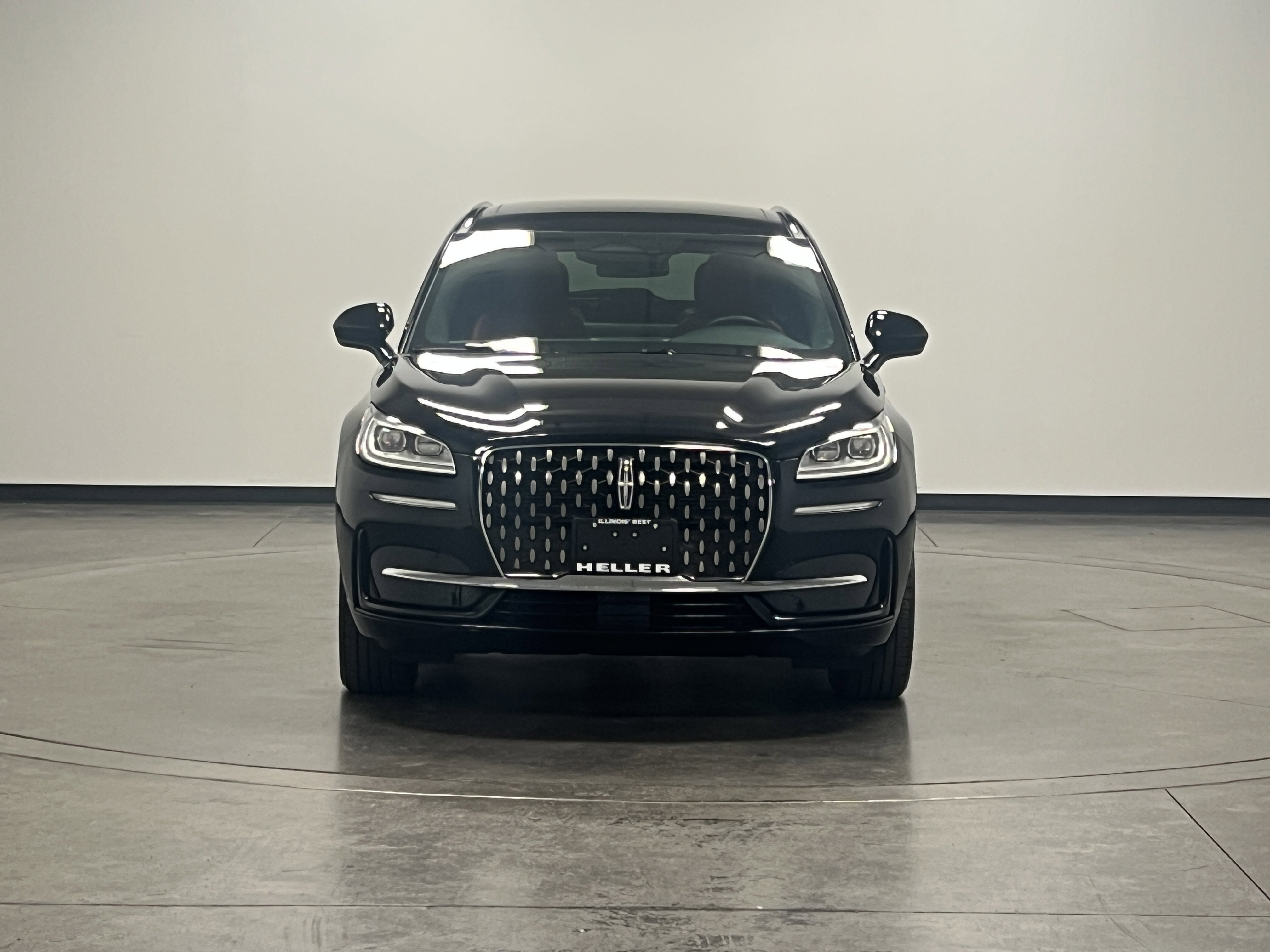 Used 2025 Lincoln Corsair Grand Touring image 3