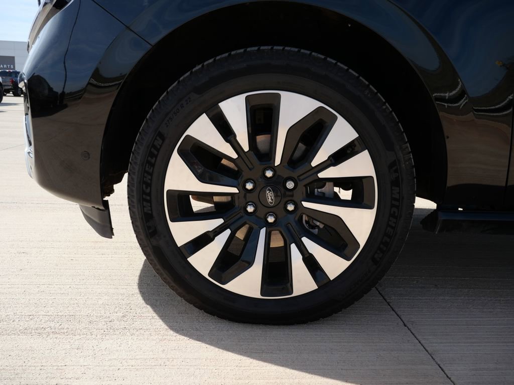 New 2025 Ford Expedition Platinum w/ Driver's Package image 10