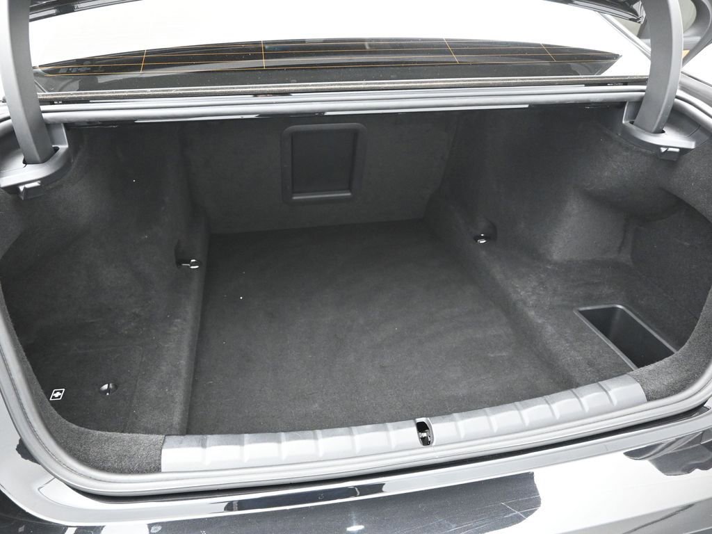 Used 2023 BMW 740i w/ Parking Assistance Package image 22