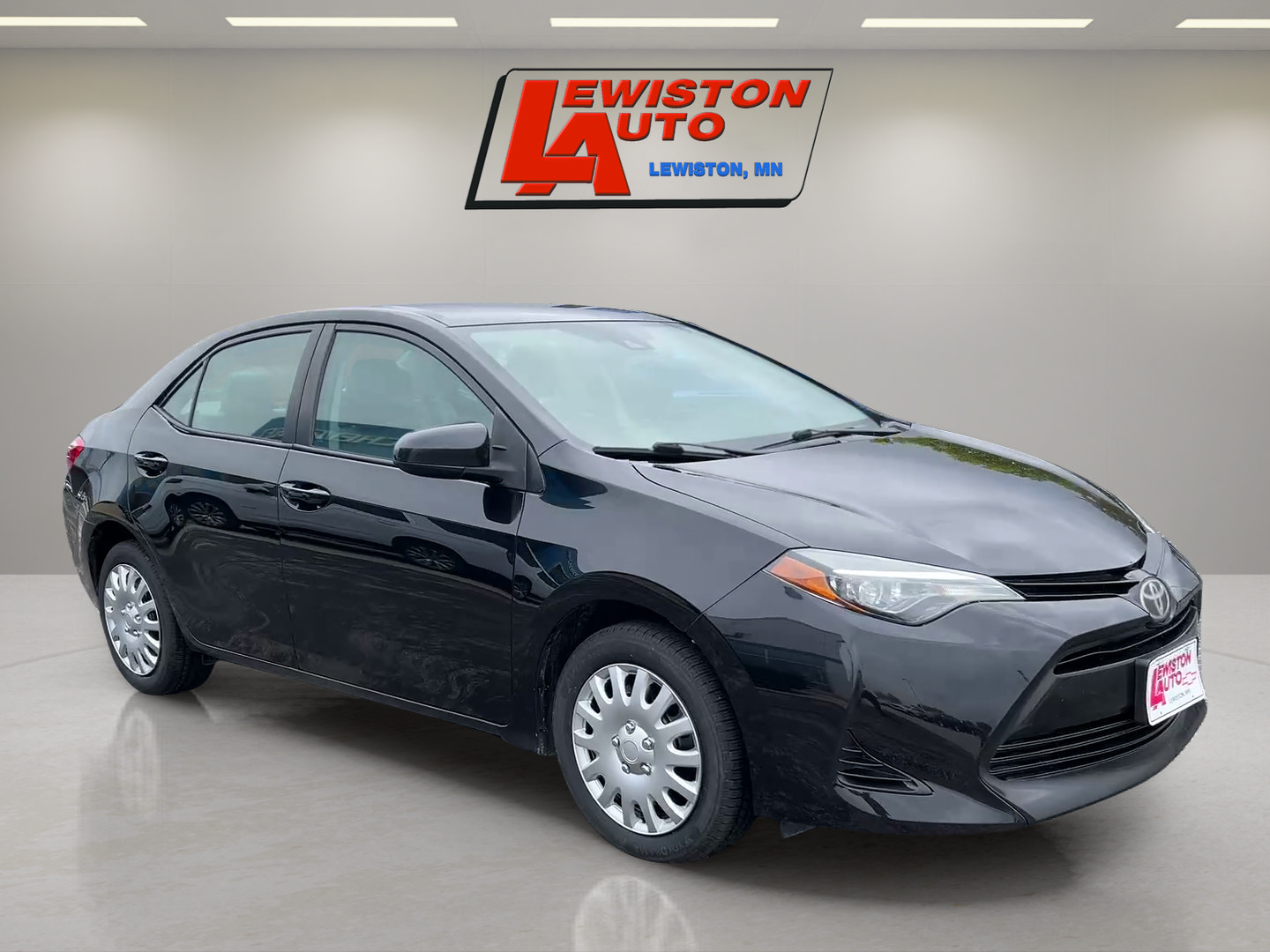 Used 2017 Toyota Corolla LE w/ Carpet Mat Package (TMS) FWD image 7