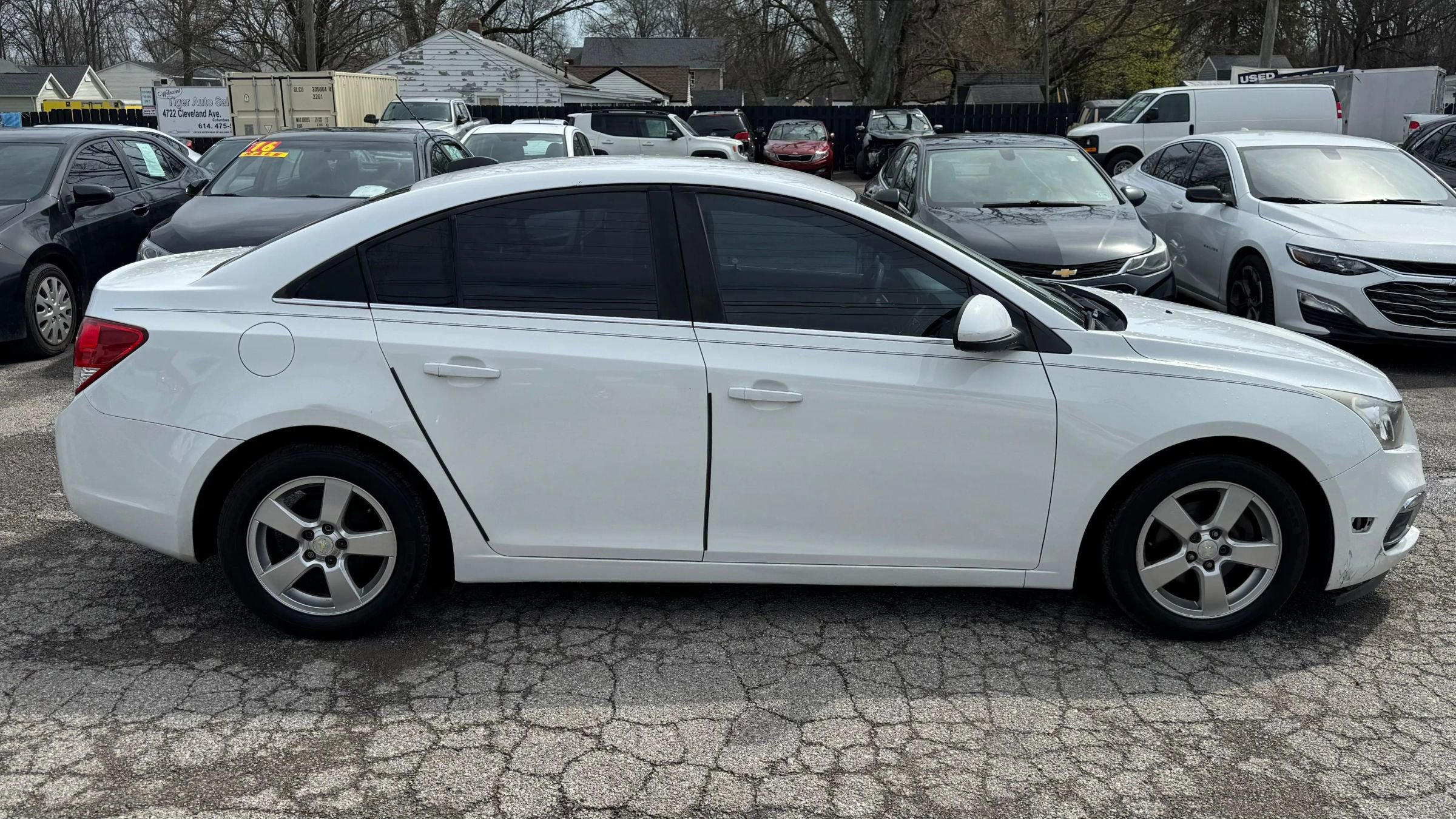 Used 2015 Chevrolet Cruze LT w/ Technology Package image 6