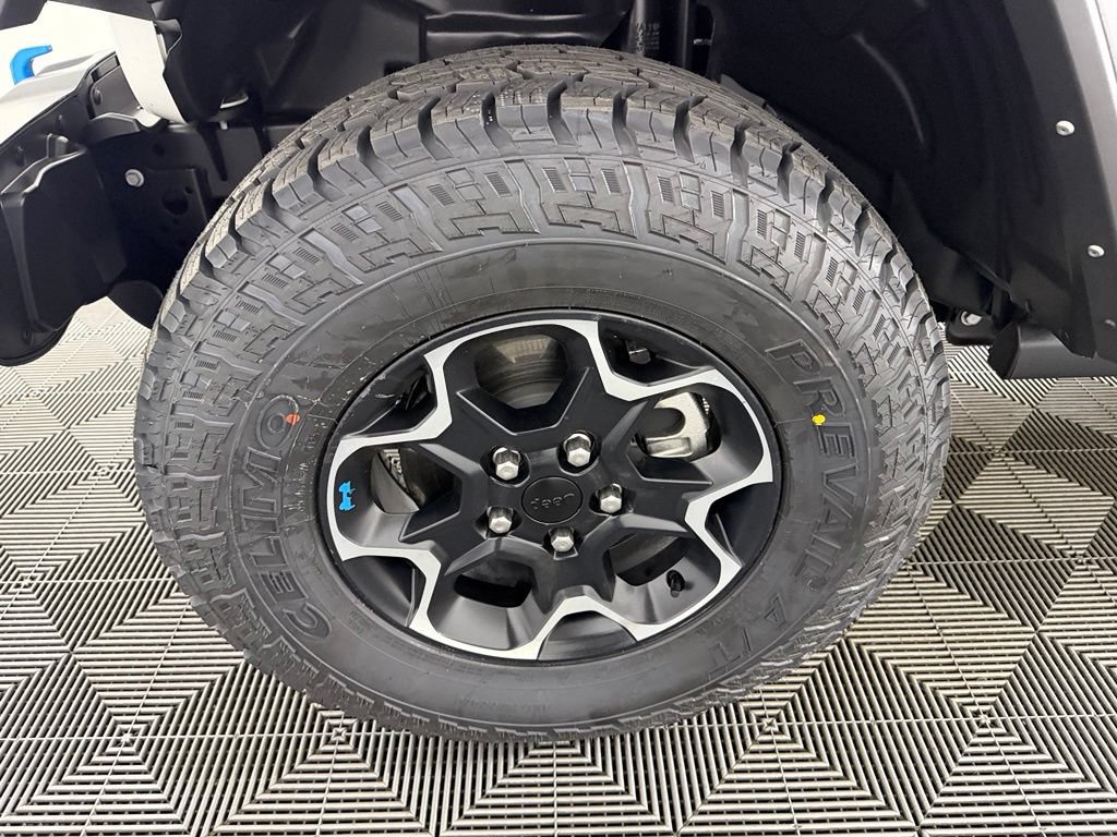 Used 2022 Jeep Wrangler Unlimited Rubicon 4xe w/ Cold Weather Group AWD/4WD image 12