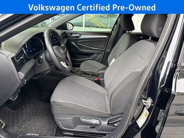 Certified 2025 Volkswagen Jetta Sport image 13
