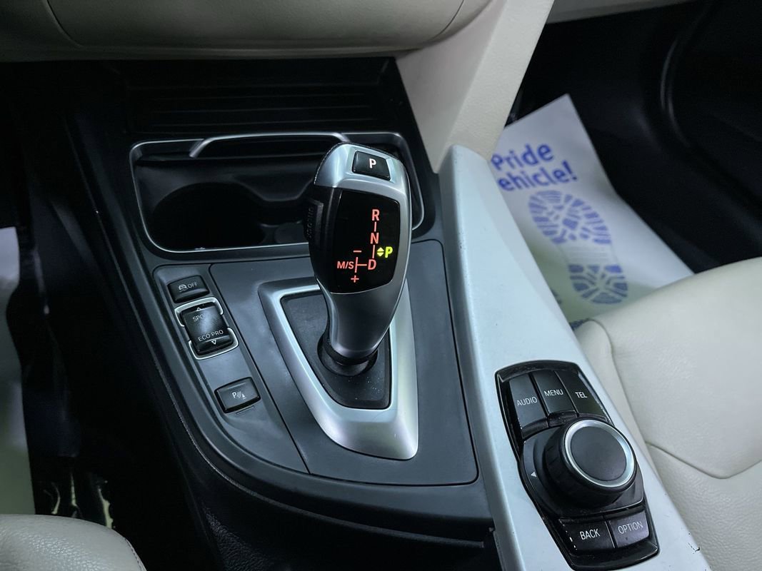 Used 2017 BMW 320i xDrive Sedan image 24