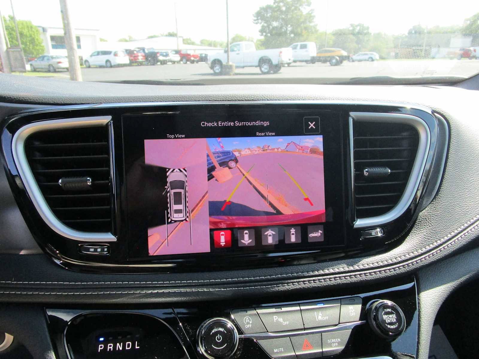 New 2026 Chrysler Pacifica Select FWD image 29