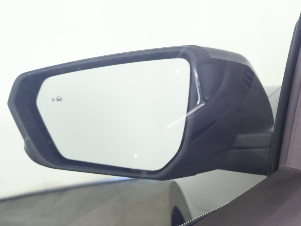 Used 2024 Chevrolet Equinox LT FWD image 35