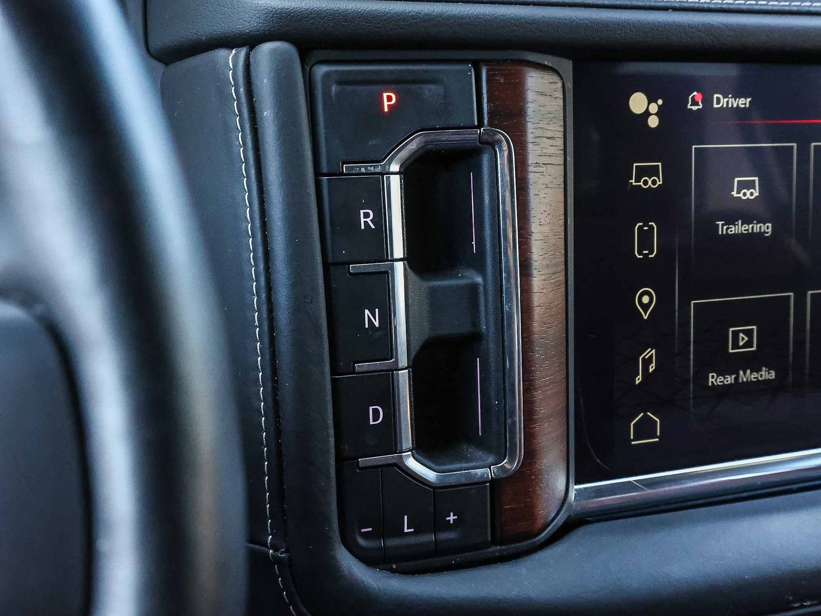 Used 2023 GMC Yukon XL Denali Ultimate AWD/4WD image 24