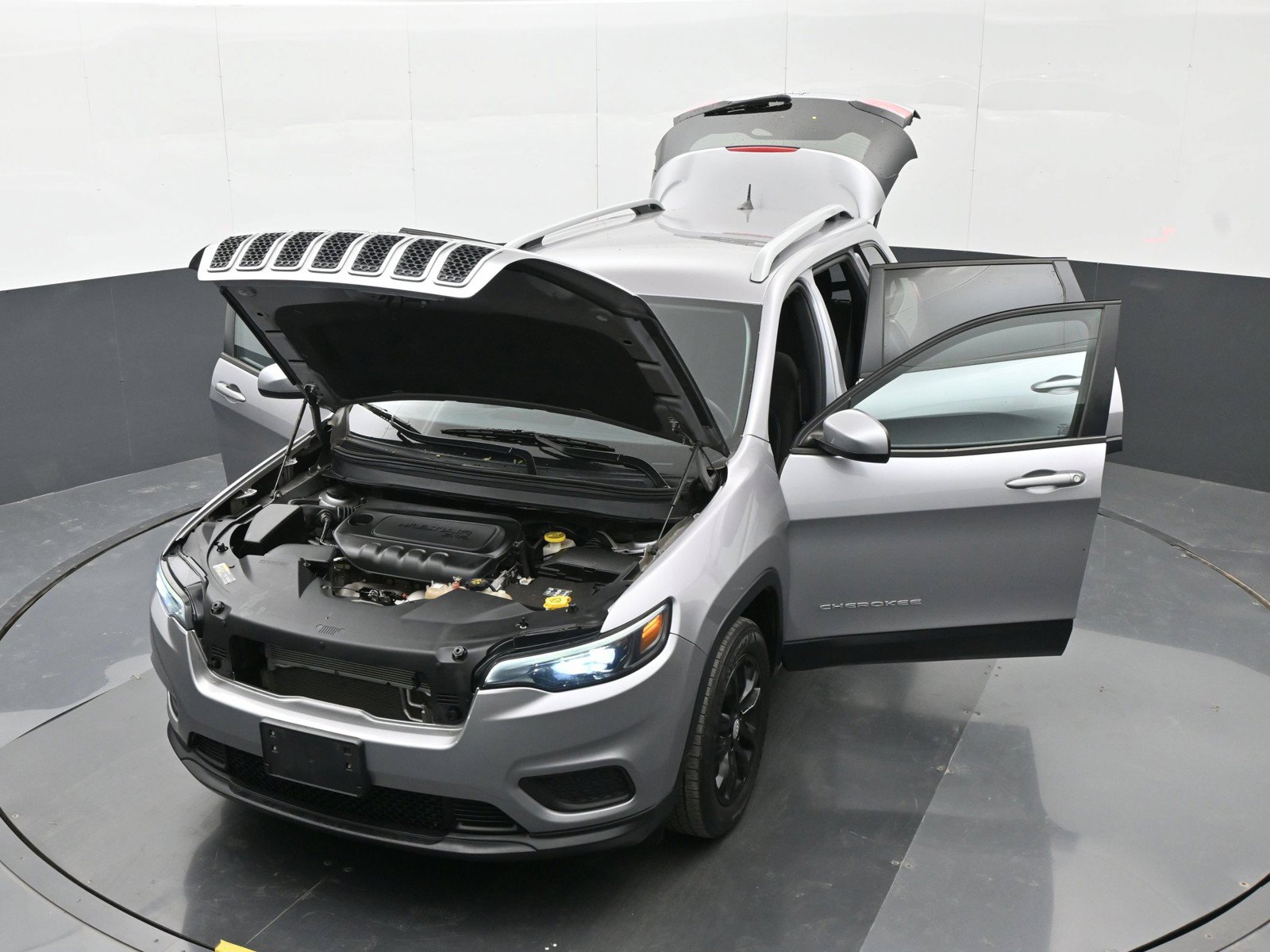 Used 2020 Jeep Cherokee Latitude w/ Cold Weather Group FWD image 46