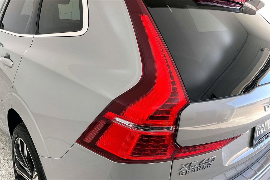 Certified 2023 Volvo XC60 B5 Ultimate w/ Climate Package image 41