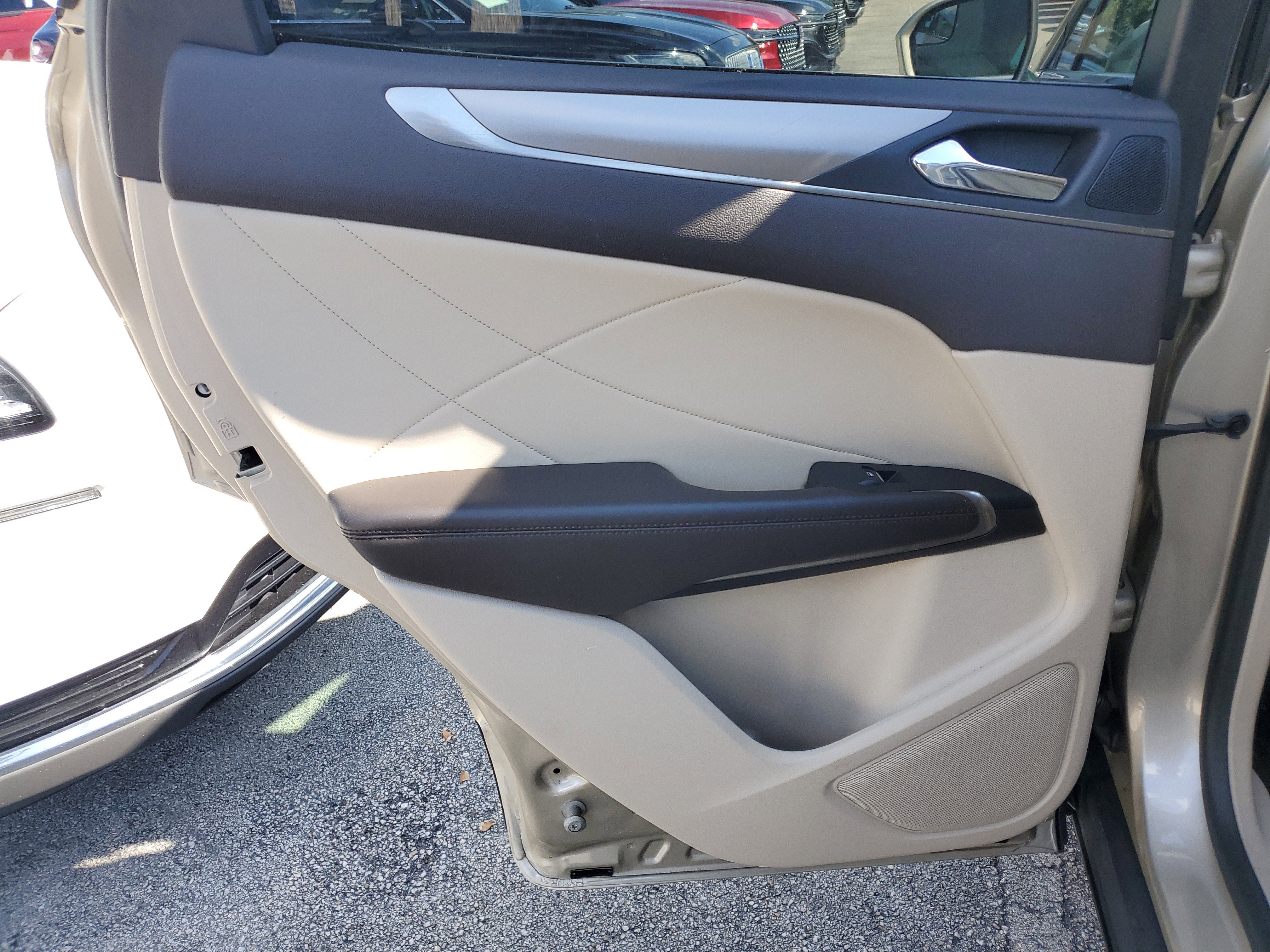 Used 2017 Lincoln MKC Premiere image 12