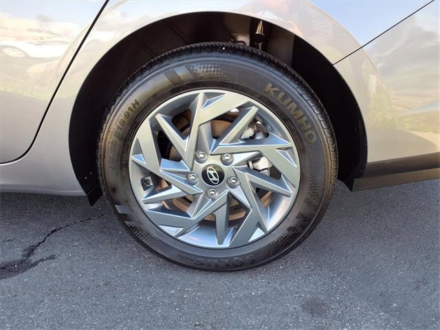 Used 2024 Hyundai Elantra SEL image 7