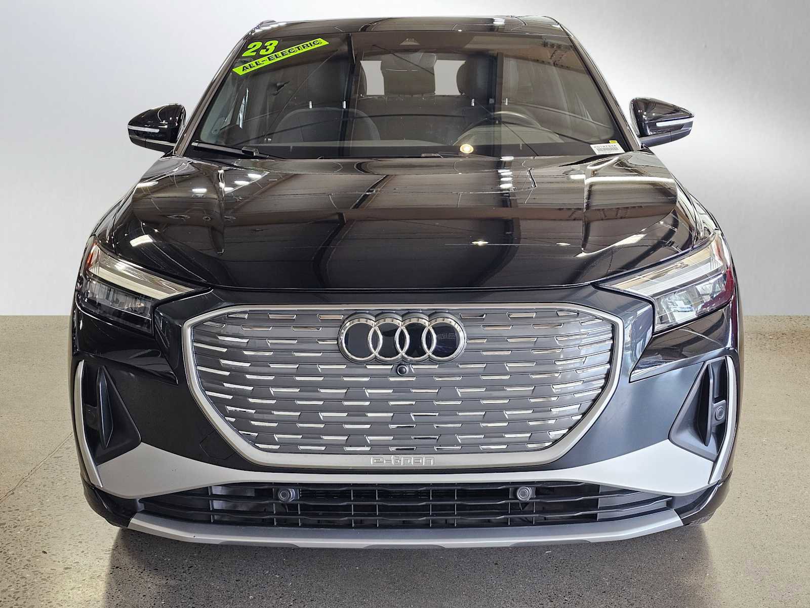Used 2023 Audi Q4 e-tron Premium Plus w/ Premium Plus image 2
