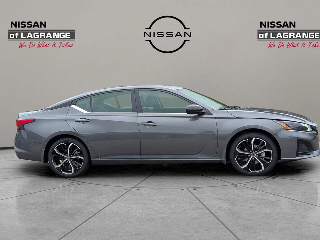New 2025 Nissan Altima 2.5 SR w/ SR Premium Package image 4