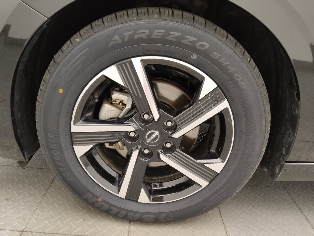 Used 2025 Nissan Sentra SV FWD image 31