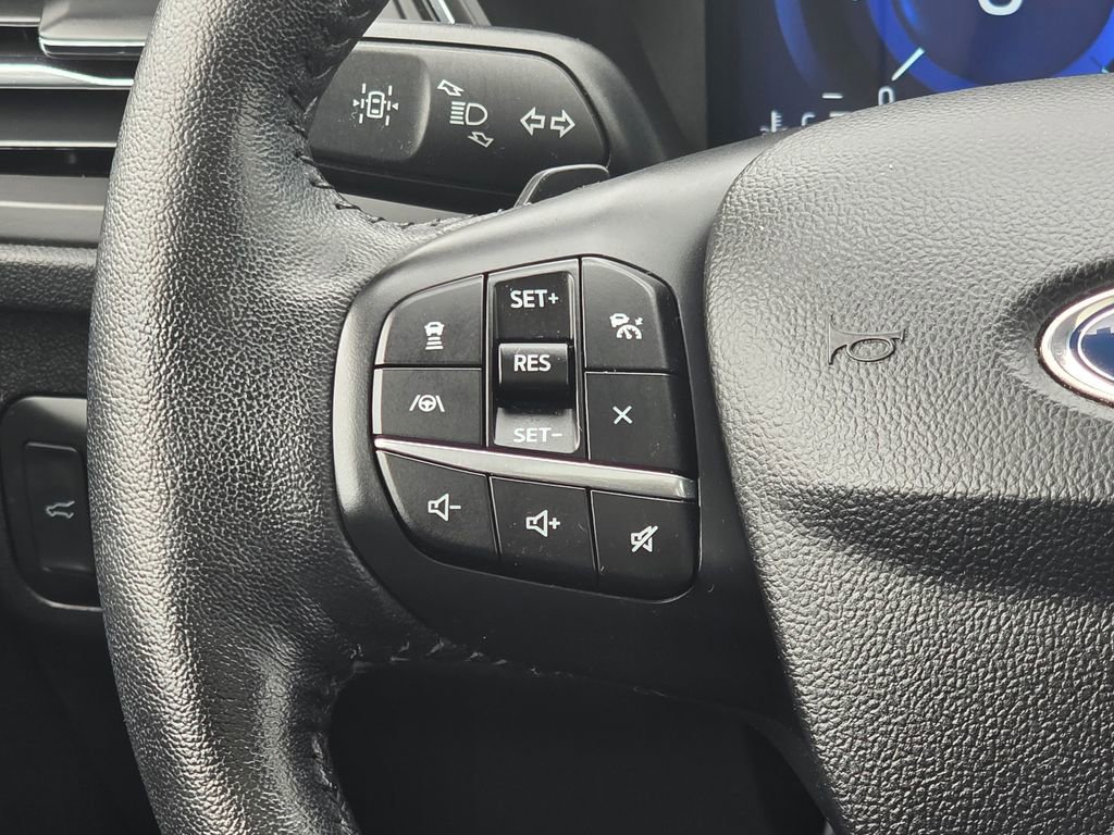Used 2020 Ford Escape Titanium AWD/4WD image 19