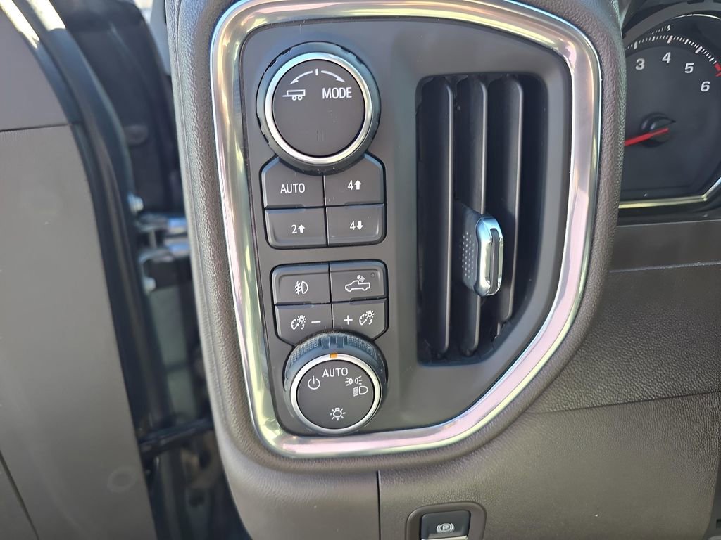 Used 2021 Chevrolet Silverado 1500 LT Trail Boss w/ Convenience Package II image 13