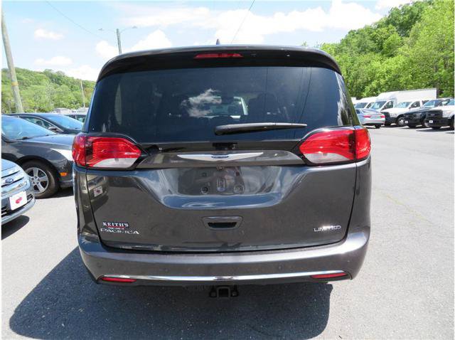 Used 2019 Chrysler Pacifica Limited FWD image 38