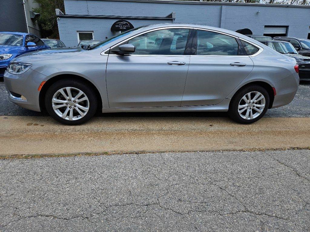 Used 2015 Chrysler 200 Limited w/ Convenience Group