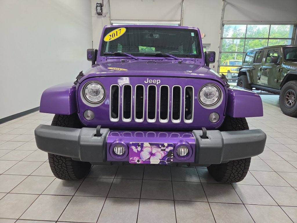 Used 2017 Jeep Wrangler Unlimited Sahara AWD/4WD image 7