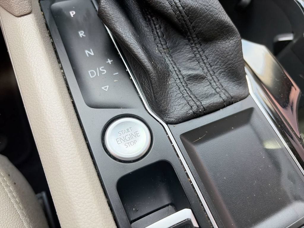 Used 2019 Volkswagen Atlas SEL FWD image 26