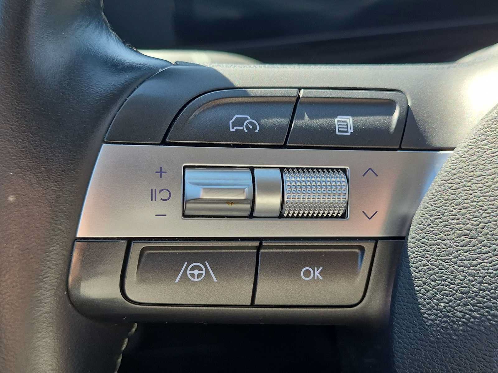 Certified 2025 Hyundai Kona SEL AWD/4WD image 23
