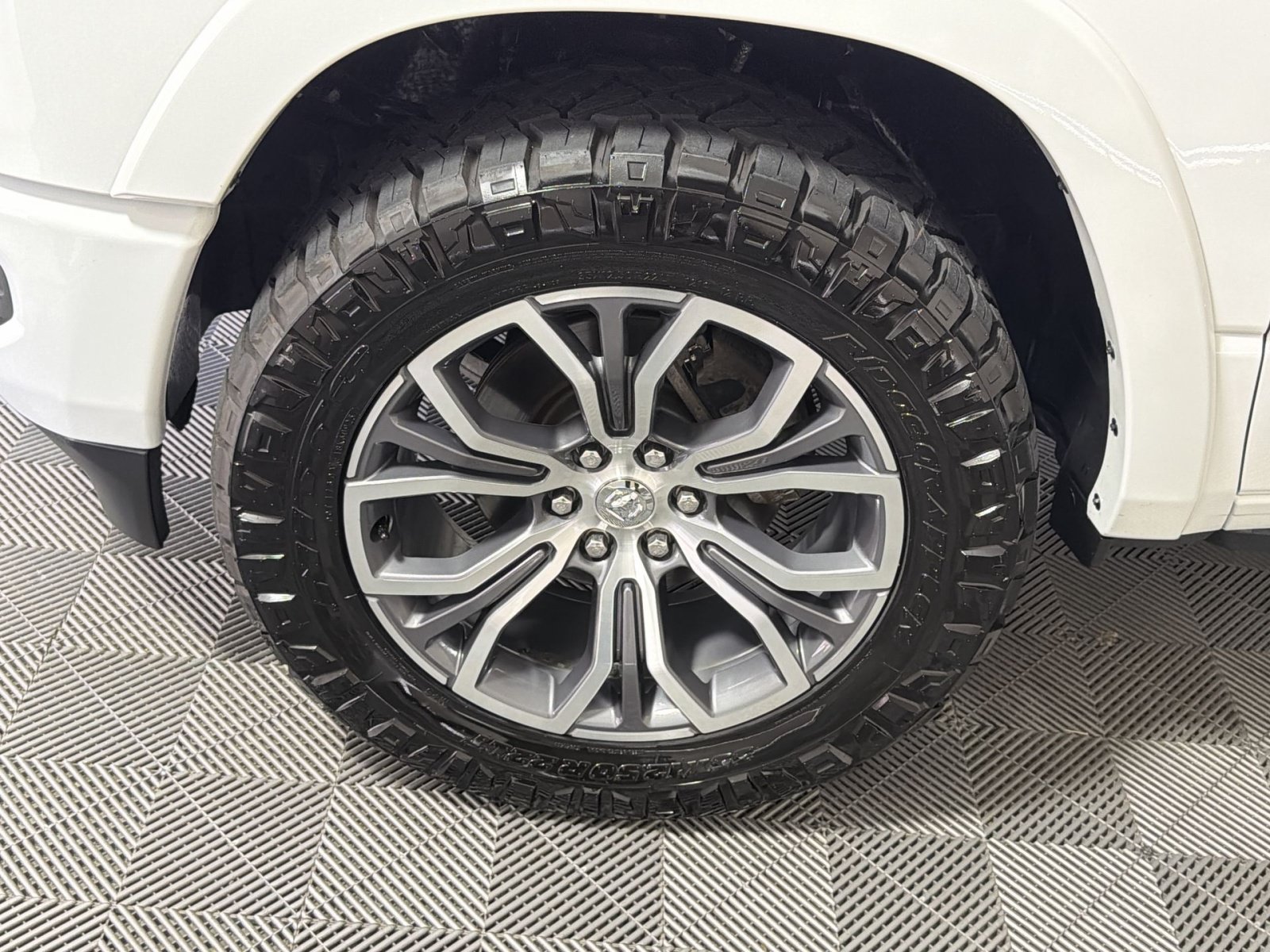 Used 2022 RAM 1500 Limited w/ Body Color Bumper Group AWD/4WD image 12