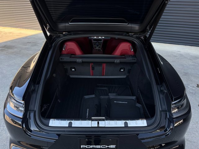 Certified 2023 Porsche Panamera Platinum Edition image 30