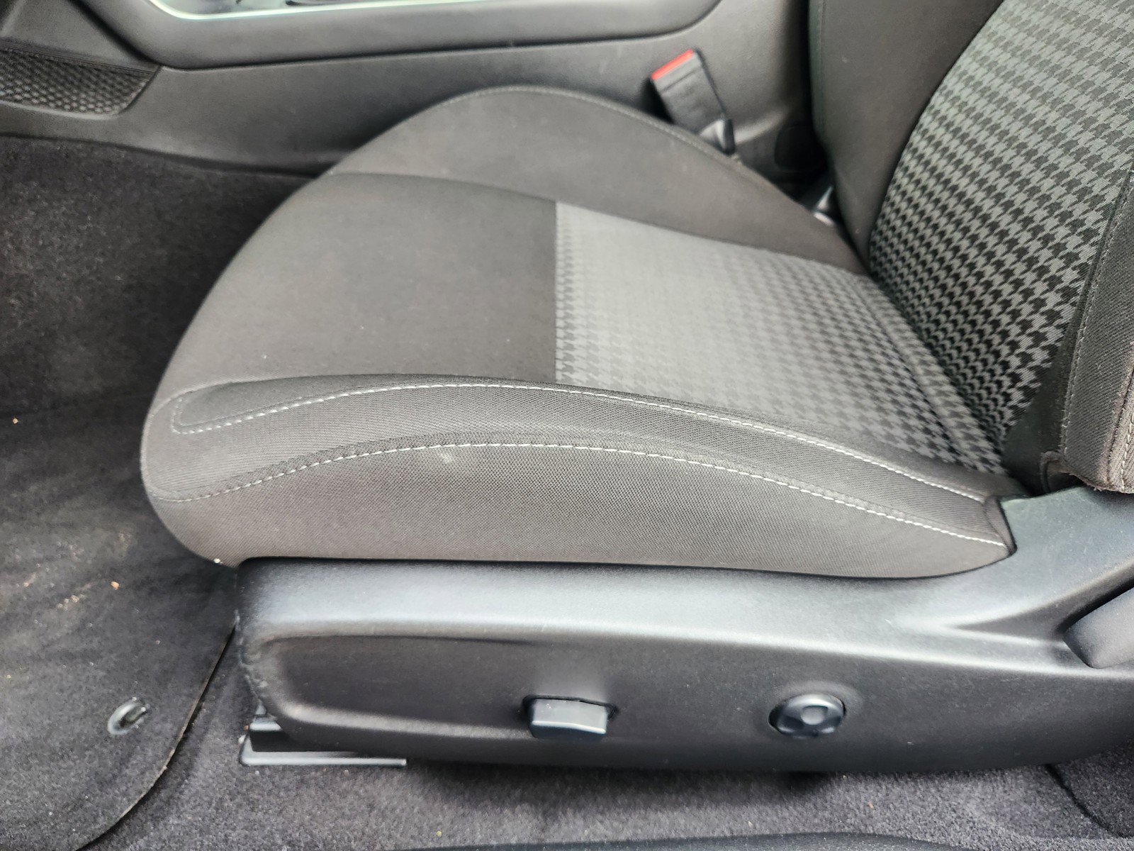 Used 2021 Dodge Challenger GT w/ Blacktop Package image 21