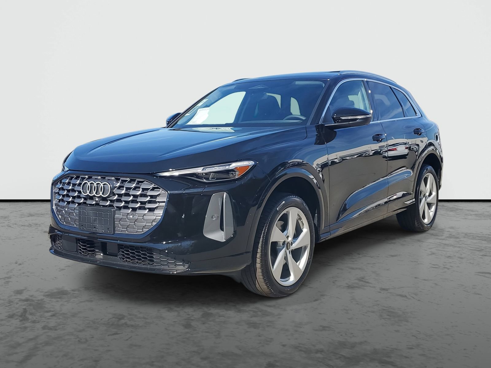 New 2025 Audi Q5 Premium Plus image 2