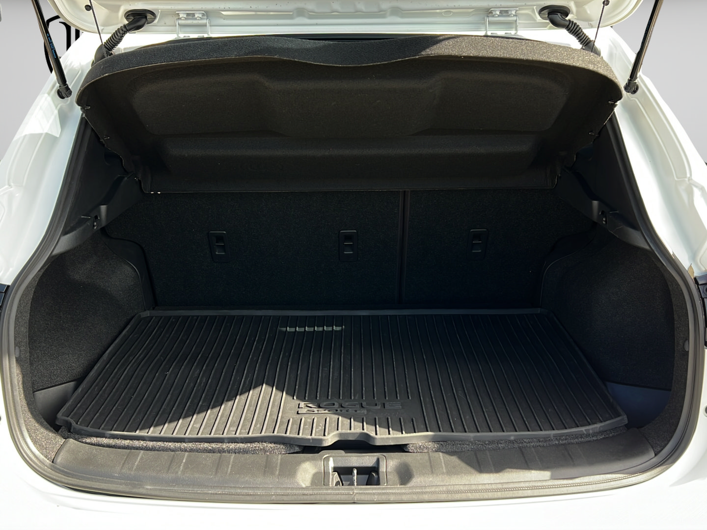 Used 2021 Nissan Rogue Sport SL w/ Premium Package FWD image 9