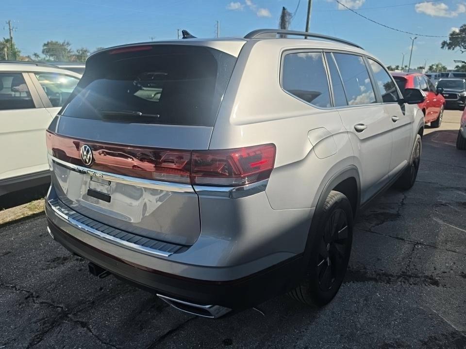 Certified 2024 Volkswagen Atlas SE w/ Panoramic Sunroof Package FWD image 3