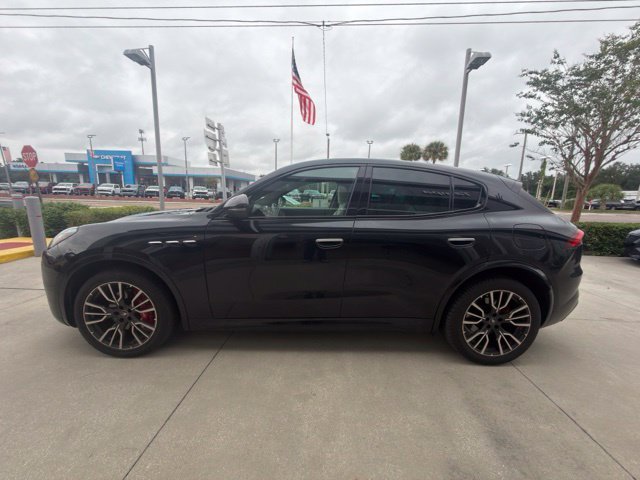 Used 2023 Maserati Grecale Modena AWD/4WD image 16