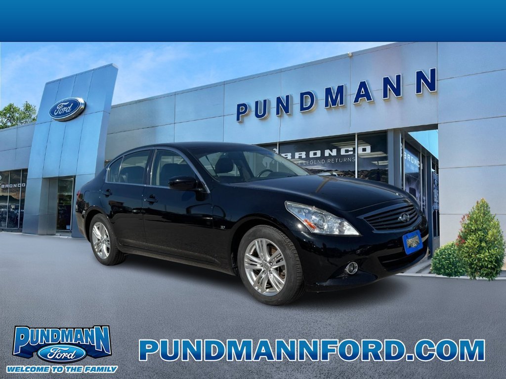 Used 2015 INFINITI Q40 AWD w/ Moonroof Package image 1
