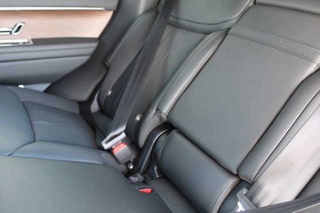 Used 2025 Land Rover Range Rover SE image 20